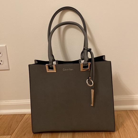 Calvin Klein purse - Picture 2 of 9